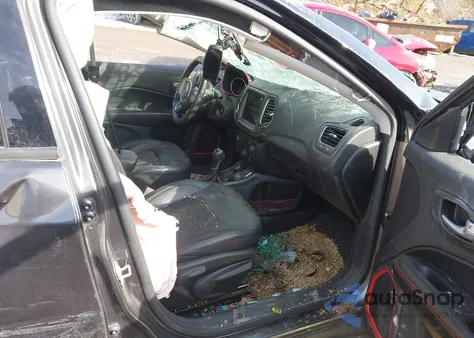 2019 Jeep Compass Trailhawk 4X4 from USA, damaged, VIN 3C4NJDDB2KT775881